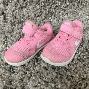 Nike Revolution 4 Toddler size 6 Pink